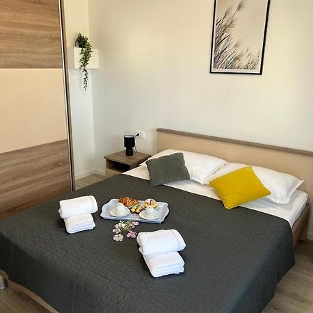 Apartman Ana Apartment Crno Exterior foto