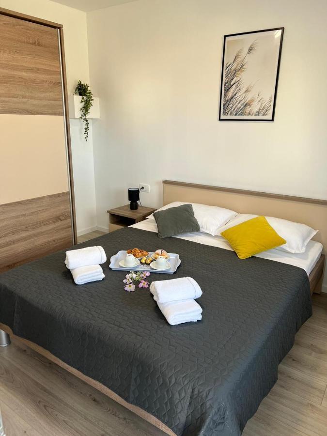 Apartman Ana Apartment Crno Exterior foto