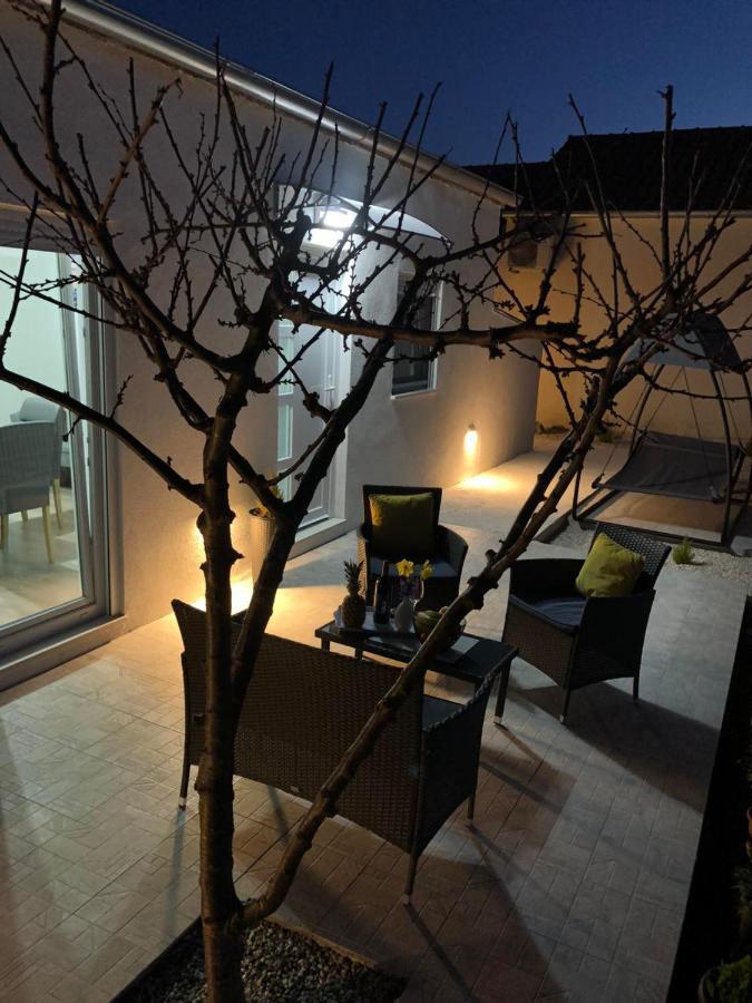 Apartman Ana Apartment Crno Exterior foto