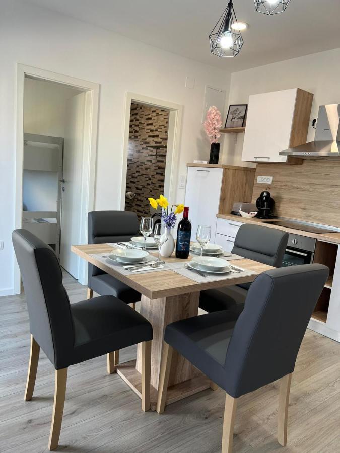 Apartman Ana Apartment Crno Exterior foto