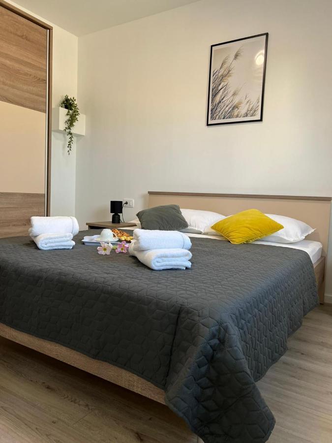 Apartman Ana Apartment Crno Exterior foto